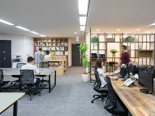 会話が生まれやすいワンフロアオフィス